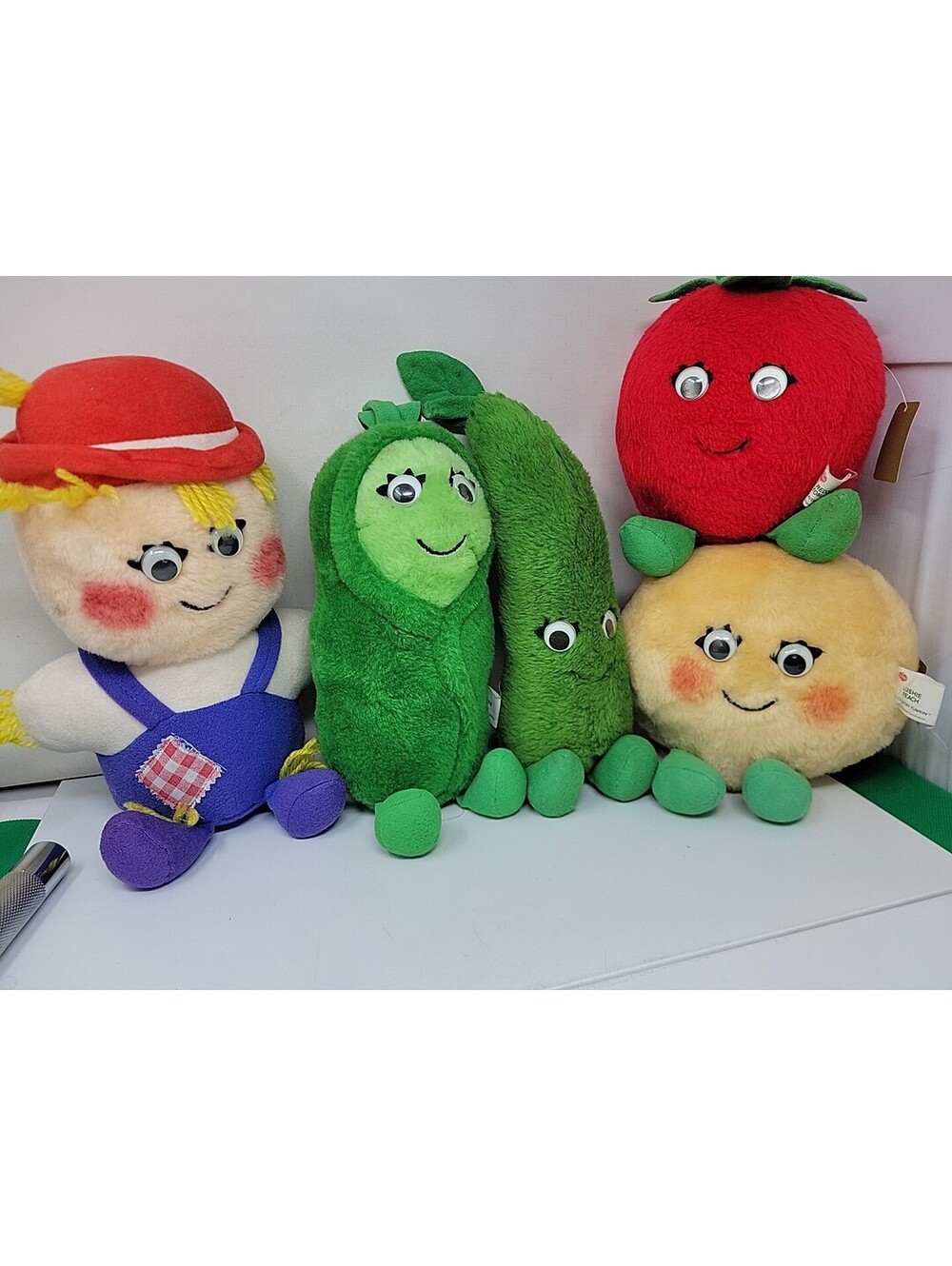 Set of 5 Vintage Fruits & Vegetable Plush Apple Pea Peach Pineapple Corn